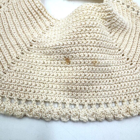 Handmade Vtg Crochet Baby or Doll Bib w/Delicate Scalloped Edges Creamy Beige - Picture 5 of 10